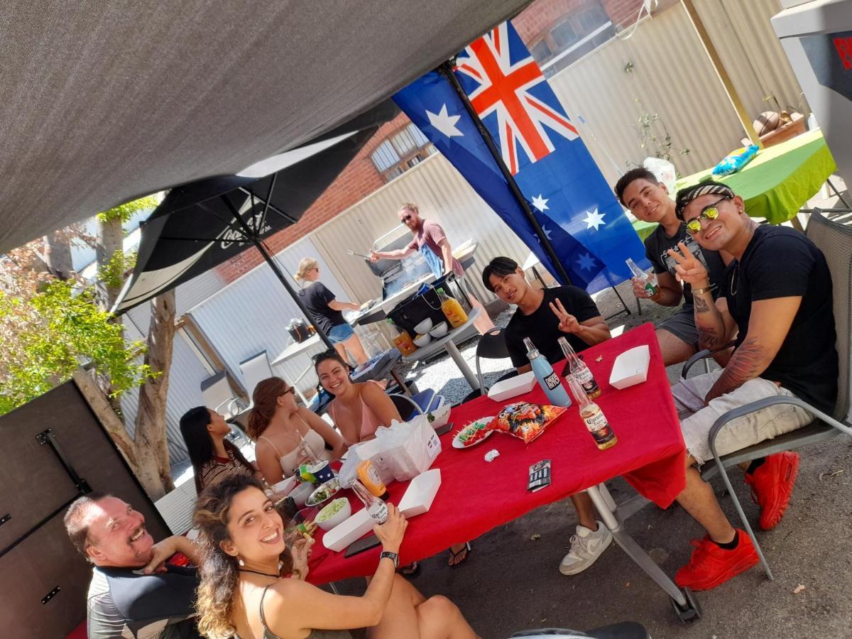 Ozi Inn Backpackers - Perth - Esterno foto